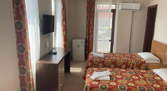 Трёхместный номер Standard с видом на море Rosella Hotel
