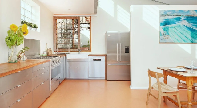 Коттедж Sunny Family Beach House