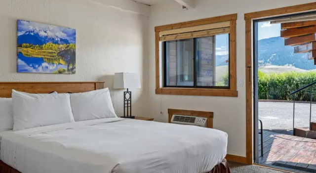Четырёхместный номер Standard Elk Refuge Inn