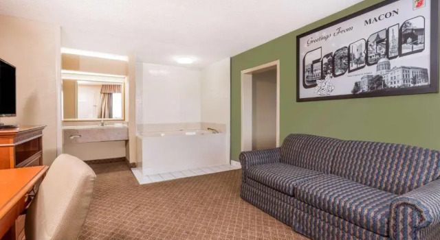 2-rooms Double Suite Super 8 Macon West