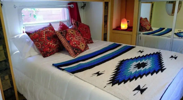 Quiet Mind Lodge Retreat & Spa  Sequoias, Забронировать Курортный отель Отели Национального парка Sequoia с завтраком, Завтраки