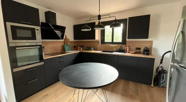 Коттедж Jolie maison de vacances avec piscine