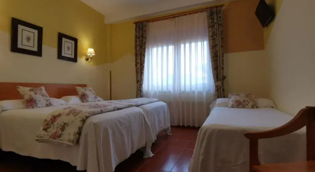 Трёхместный номер Standard Hotel El Angliru
