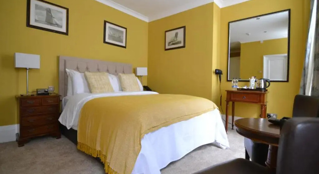 Двухместный номер Standard Angel and Royal Hotel