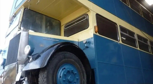 Четырёхместный номер Standard с балконом Ceridwen Glamping, double decker bus and Yurts