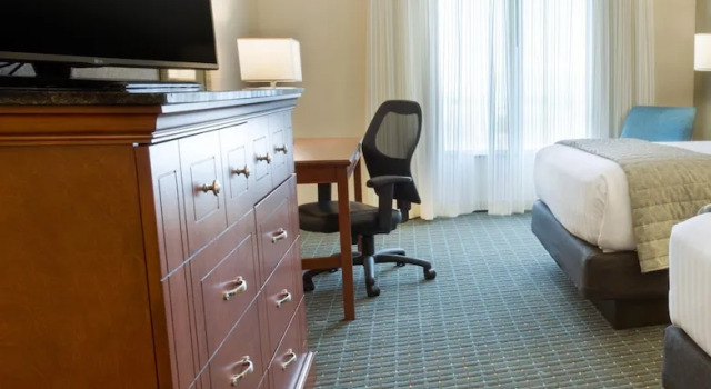 Люкс с 2 комнатами Drury Plaza Hotel Colorado Springs Near the Air Force Academy