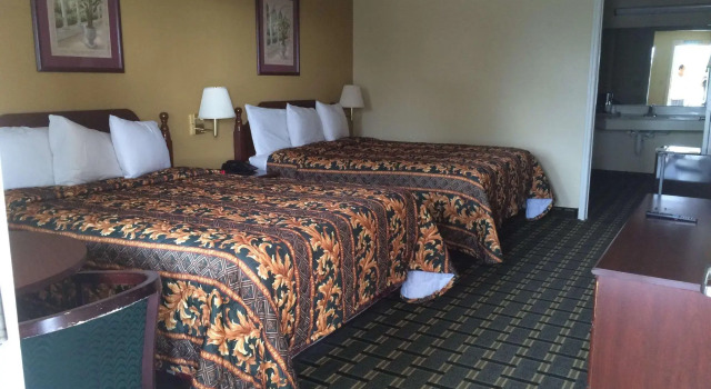 Четырёхместный номер Standard Executive Inn & Suites Schulenburg