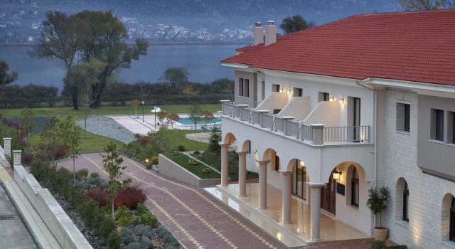 The Lake Hotel, Rezerwuj Hotel Hotele 5-gwiazdkowe w Epir, 5*