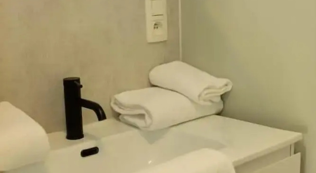 Номер Economy City Housing Genk