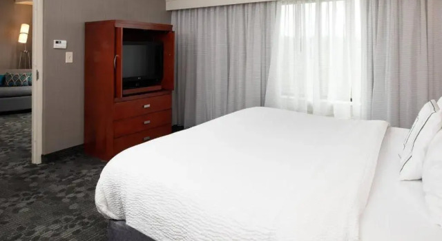 Люкс Courtyard by Marriott High Point