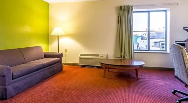 Doppel Suite Motel 6-Springfield, OH