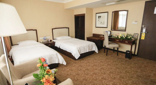 Семейный номер Standard Bell Tower Hotel Xian