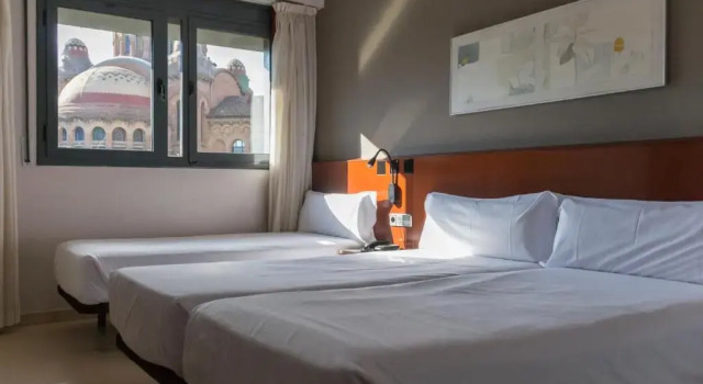 Трёхместный номер Hotel Sant Pau