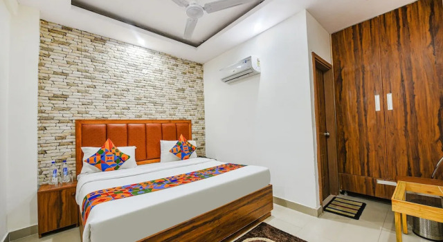 Номер Deluxe Fabhotel New Satyam