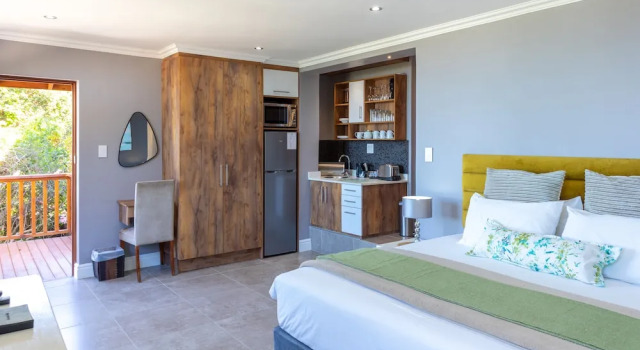 Студия Luxury Under the Boardwalk B&B Guest House