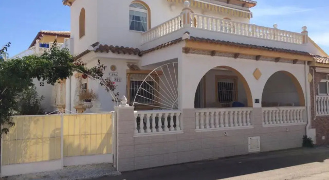 4 Bed 3 Bath Villa Sleeps 8, Pool Wifi Tv Close to Beach Restaurants and Shops, Prenota Villa Hotel a Murcia con parcheggio, Parcheggio