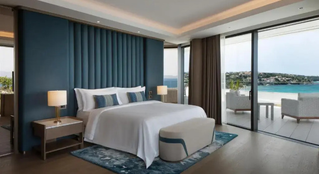 Двухместный люкс c 1 комнатой с балконом и с видом на море Reges, a Luxury Collection Resort & Spa, Cesme