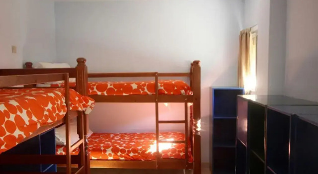 El Lago, Boek Hostel Cuacos de Yuste 