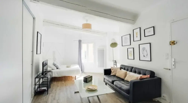 Studio à 3min du Cours Mirabeau, Rezerwuj Hotel Aix-en-Provence Carros