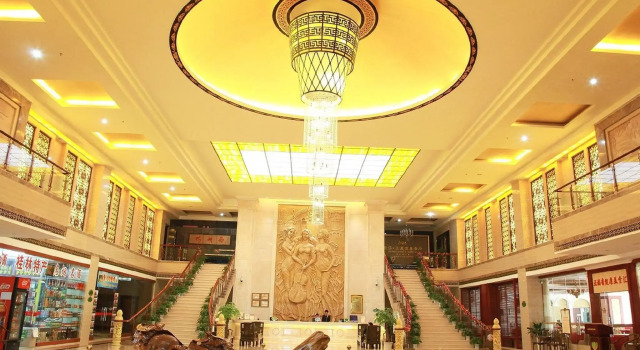 Vienna International Hotel（Guangxi Guilin Yangsuo West Street and Ten-mile Gallery）, Забронировать Отель Отели Яншо 4 звезды, рядом с Парк Яншо, 4*