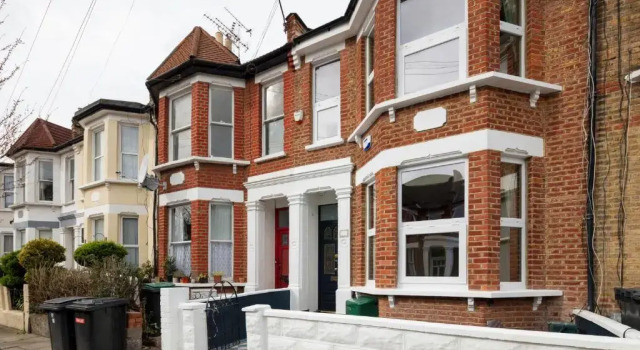 Courcy Road - 7 bedroom - sleeps up to 22, Varaa Huoneisto Asunnot kohteessa Merseyside, Huoneisto