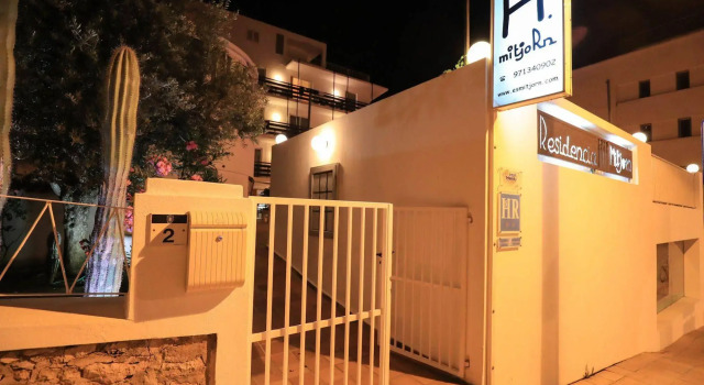 Es Mitjorn, Rezerwuj Hotel Hotele w Majorka z parkingiem, Parking