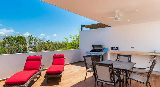 Entire House- 3BR with Private Roof Top Deck, Prenota Hotel Hotel a Quintana Roo con piscina, Piscina