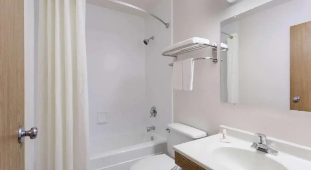 Suite Super 8 by Wyndham Dumfries/Quantico
