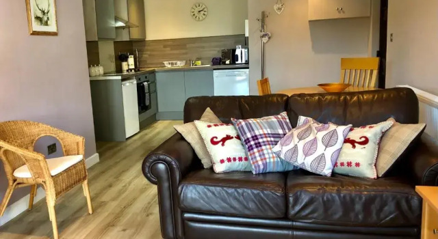 Апартаменты Hunters Lodge Apartments