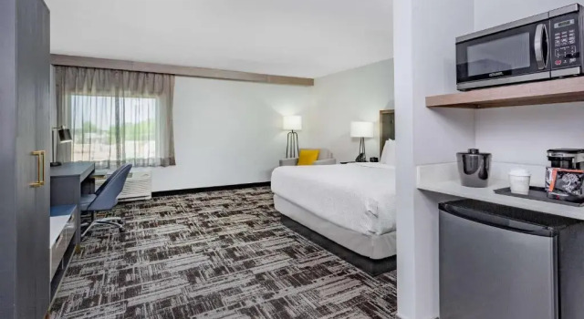Номер Standard LaQuinta Suites by Wyndham South Bend Notre Dame Area