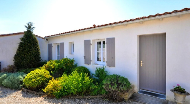 Holiday home Rue de la Grande Noue, Rezerwuj Hotel Hotele w Charente-Maritime z basenem, Basen