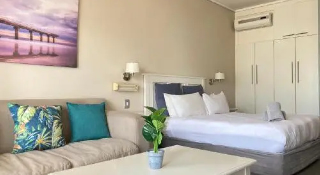 Holiday Paradise @ 252 Brookes Hill Suites