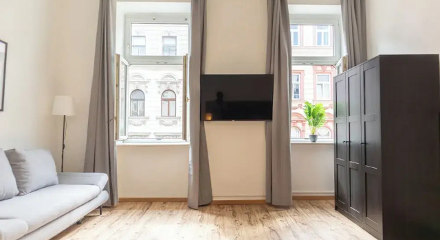 Charming 2BR Apt Close to Westbahnhof, Prenota Appartamento Vienna Austria