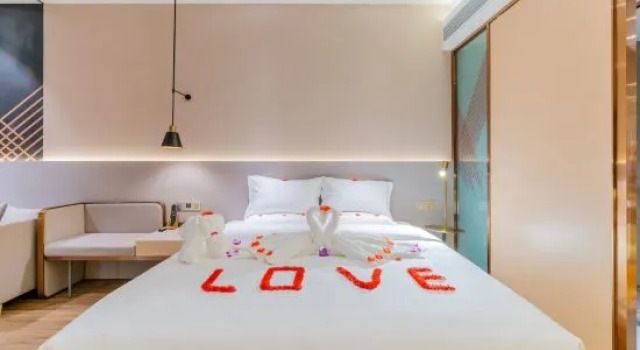 Люкс Deluxe Chao Man Hotel (Zhaoqing Seven Star Crags Scenic Area Agile Plaza Branch)