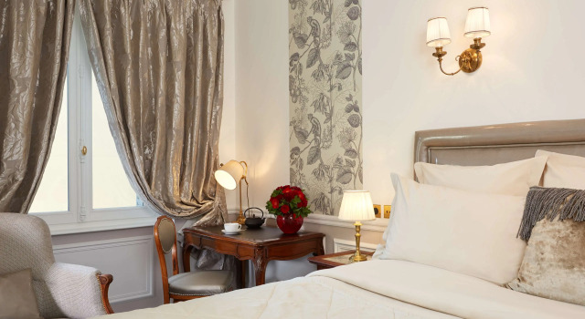 Двухместный номер Deluxe Hôtel Regina Louvre