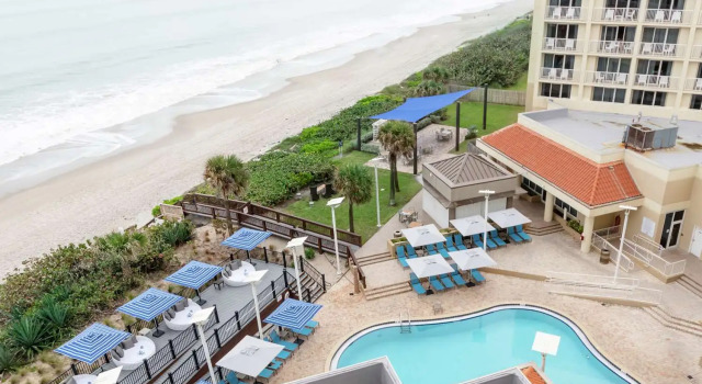 Четырёхместный номер Standard oceanfront Hilton Melbourne Beach Oceanfront