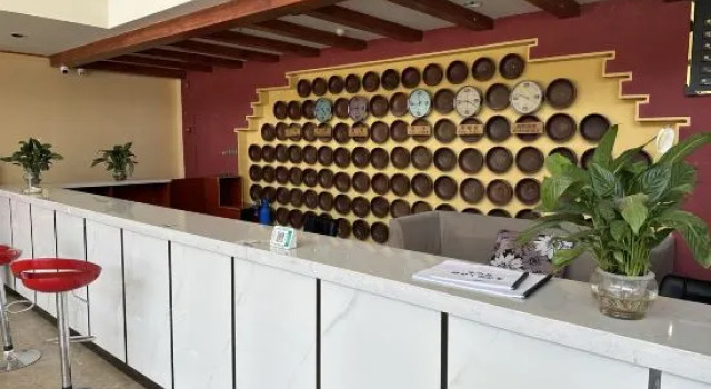 Himalaya Pulan Hotel, Varaa Hotelli Burang Tiibet