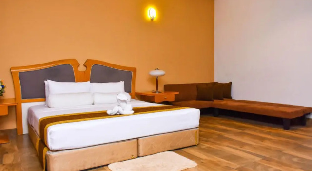 Aradhana Airport Hotel, Забронировать Отель Отели Западной провинции 3 звезды, 3*