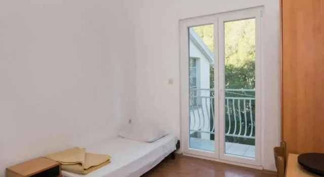 Apartment in Šibenik by Sandy Beaches, Забронировать Апартаменты/квартира Бродарика Задарская жупания, рядом с Частный Пляж «Апартмент Бич Парадайз»