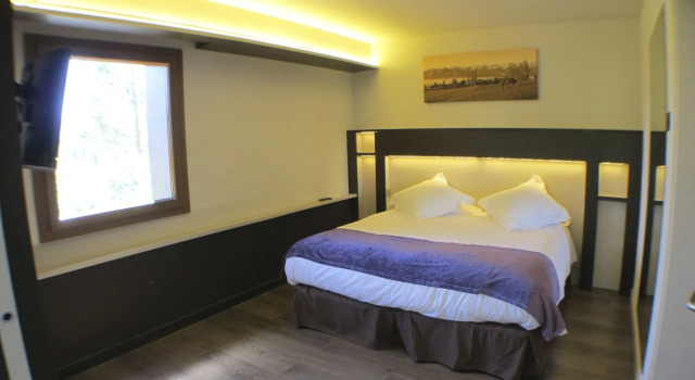 Hotel Mirador, Забронировать Отель Льес Ла-Маселла