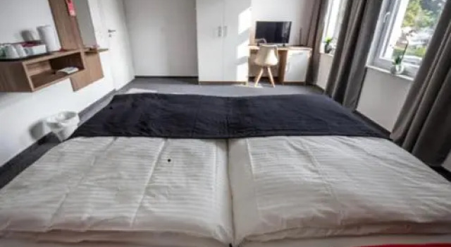 Gästehaus Wahnbek, Book Hotel Hoteller i Rastede med parkering, Parkering