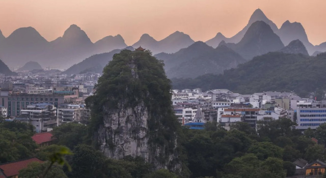 Sai Kai Hotel, Забронировать Отель Отели Гуйлинь с парковкой, рядом с Guilin Department Store, Парковка
