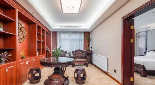 Люкс GYA Hotel (Yangzhou Jiangdu Golden Eagle Plaza)