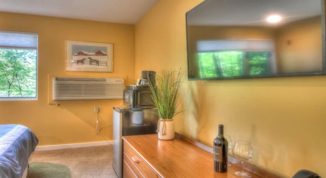 Kcis 323 - Killington Studio: Location! Location!