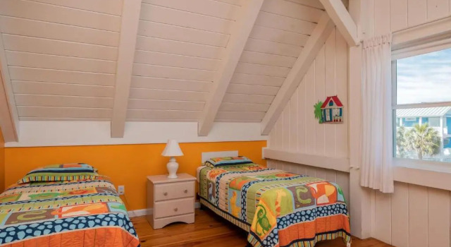Cuddlefish by Oak Island Accommodations, Забронировать Отель Остров Оук Северная Каролина