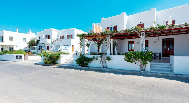 Irene Hotel & Studios - Beachfront
