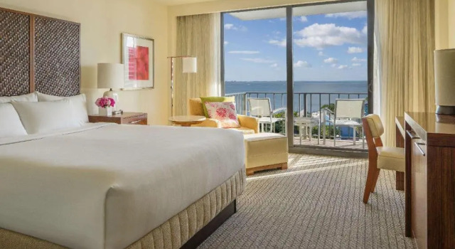 Hyatt Regency Sarasota, Забронировать Отель Сарасота Sarasota Area, рядом с Sarasota Quay Shopping Center