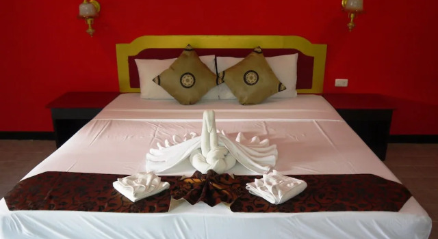 Номер Standard с балконом Surin Sweet Hotel