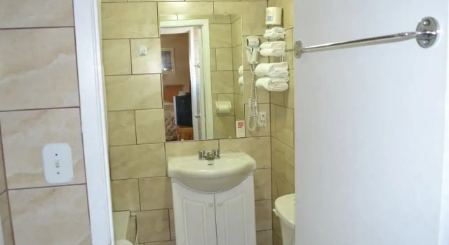 Четырёхместный номер Standard Maples Motel