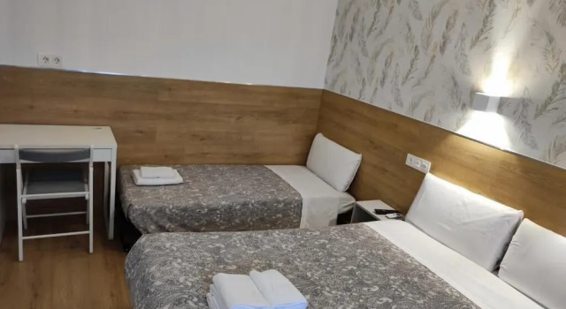 Трёхместный номер Standard Hostal Comercial